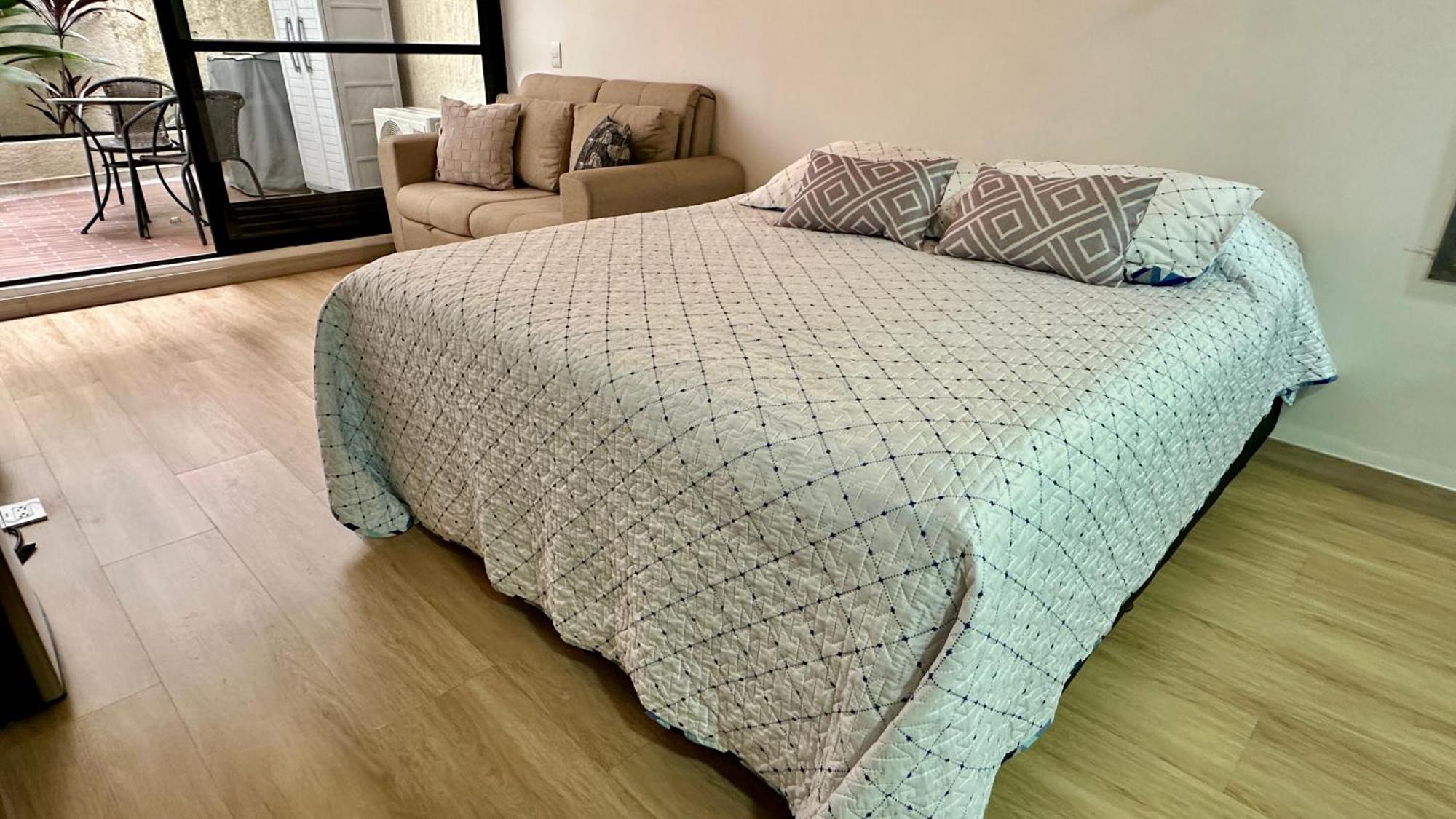 Prime Laureles Location With Air Conditioning Medellín Eksteriør billede
